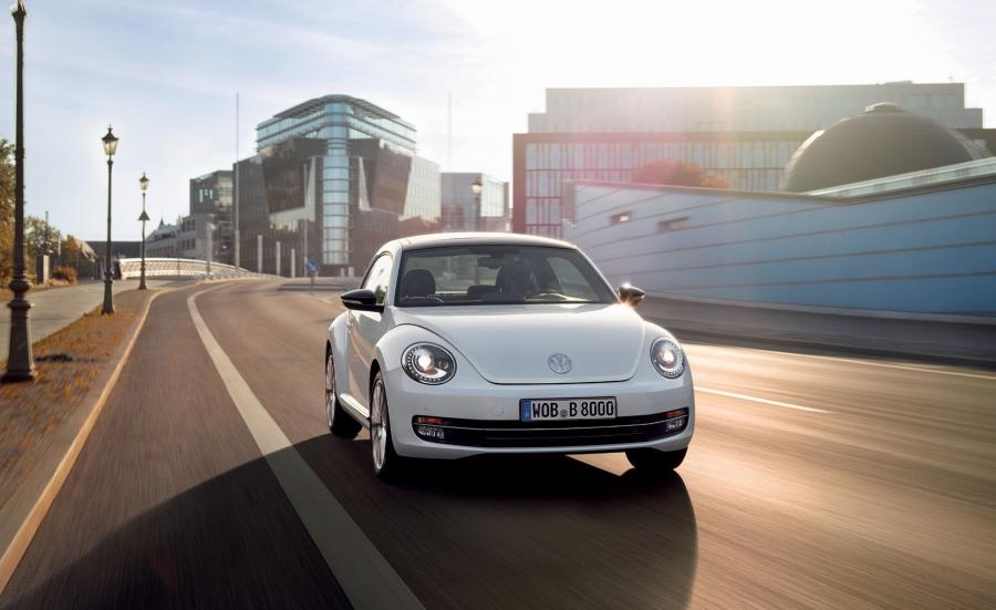  Volkswagen Beetle 2011 года  (UK) (фото 10 из 39)